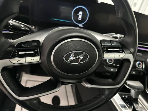 Used 2023 Hyundai Elantra Limited FWD image 17