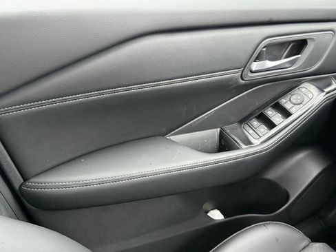 New 2026 Nissan Rogue SV image 30