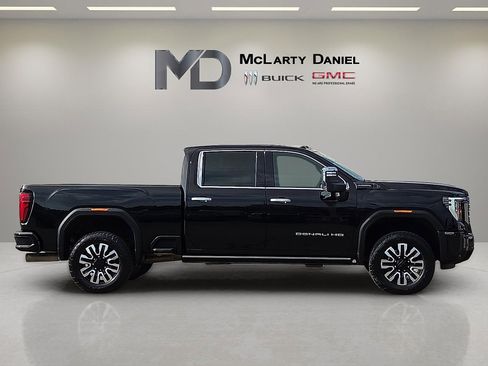 Used 2025 GMC Sierra 2500 Denali Ultimate w/ Max Trailering Package image 6