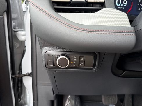 New 2026 Ford Explorer Active AWD/4WD image 10