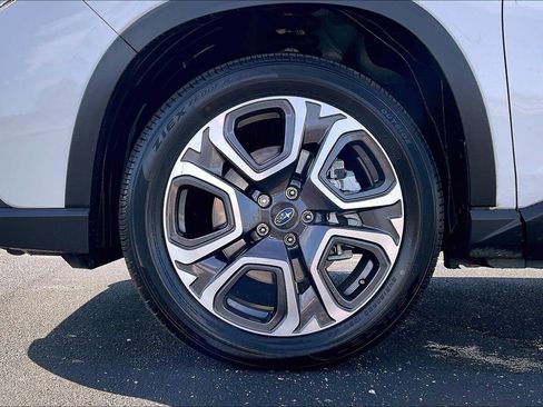 Used 2024 Subaru Ascent Touring image 9