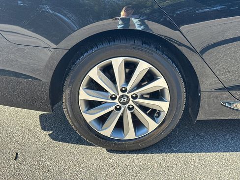 Used 2016 Hyundai Sonata Sport w/ Option Group 03 image 17
