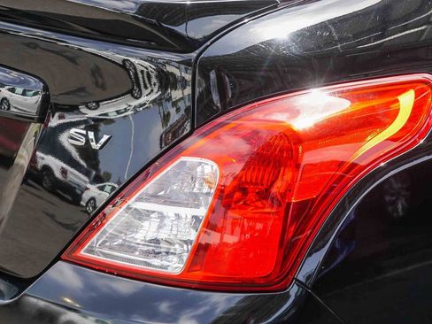 Used 2019 Nissan Versa SV FWD image 8