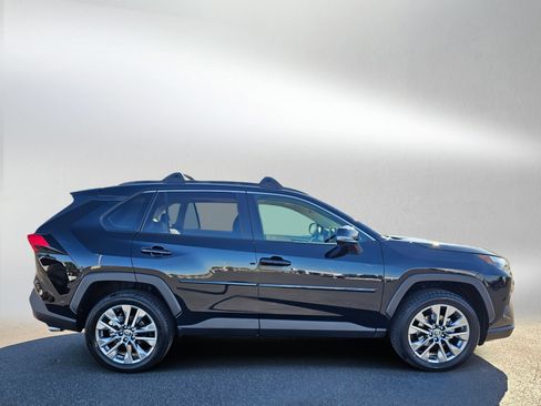 Used 2025 Toyota RAV4 XLE Premium image 6
