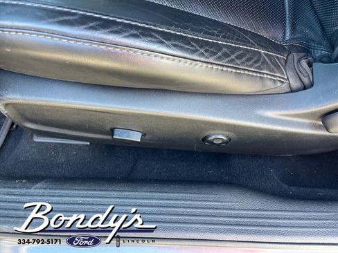 Used 2019 Dodge Challenger SXT w/ Plus Package image 9