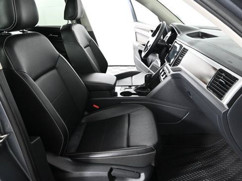 Certified 2023 Volkswagen Atlas SE w/ Panoramic Sunroof Package image 15