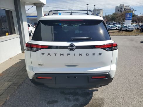 New 2026 Nissan Pathfinder SV image 4