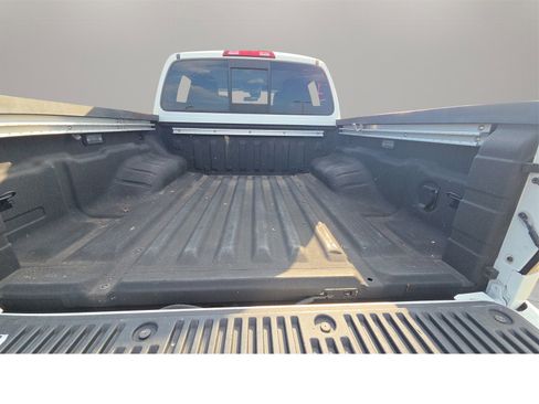 Used 2022 Nissan Frontier SV image 16