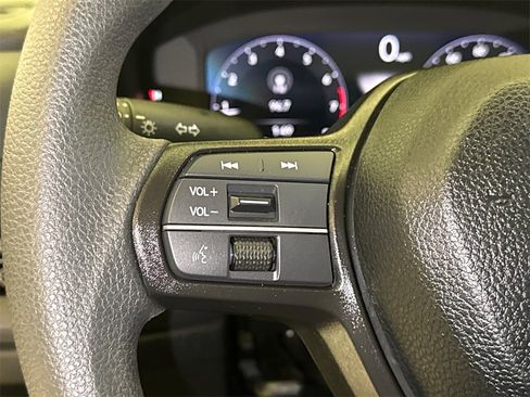 Certified 2025 Honda Accord LX image 28