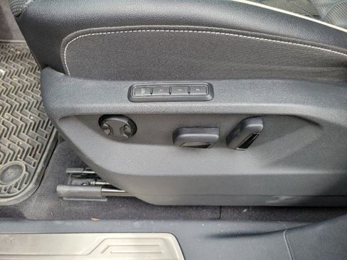 Used 2024 Volkswagen Atlas SEL Premium R-Line image 18