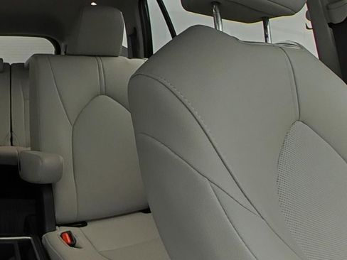 Used 2026 Toyota Grand Highlander FWD image 11