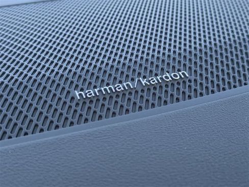 New 2026 Volvo XC90 B6 Plus w/ Protection Package Premier image 31