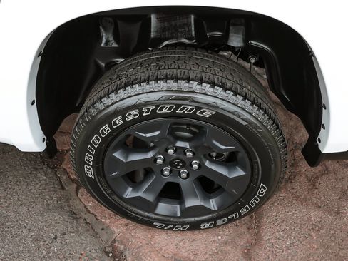 Used 2025 RAM 1500 Big Horn AWD/4WD image 9