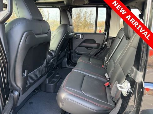 Used 2025 Jeep Wrangler Unlimited Rubicon image 9