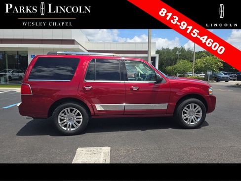 Used 2014 Lincoln Navigator 2WD image 3