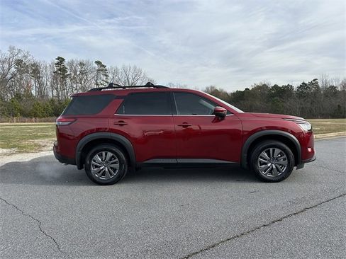 Certified 2025 Nissan Pathfinder SV w/ SV Premium Package image 9