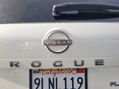 Certified 2024 Nissan Rogue Platinum w/ Platinum Premium Package image 10