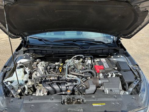 Used 2025 Nissan Altima 2.5 SV FWD image 27