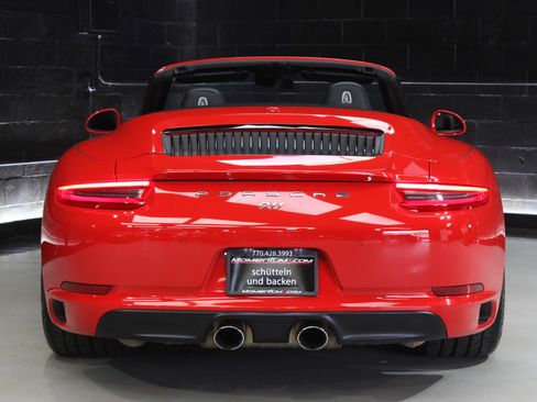 Used 2019 Porsche 911 Carrera w/ Sportdesign Package image 13