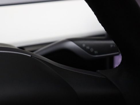 Used 2022 Tesla Model 3 Standard Range image 40