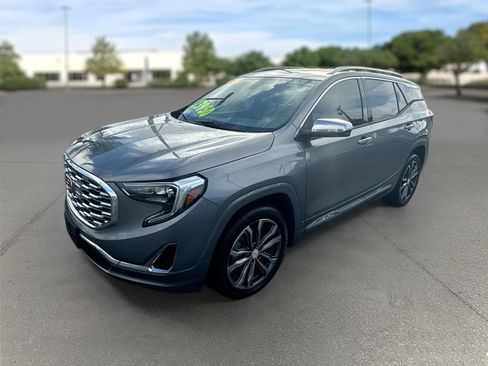 Used 2019 GMC Terrain Denali w/ Driver Alert Package II image 3