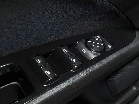 Used 2014 Ford Fusion SE w/ Equipment Group 202A FWD image 13
