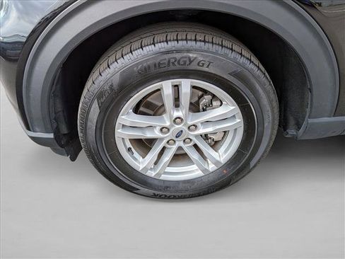 Used 2024 Ford Explorer XLT image 23