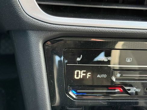 New 2026 Volkswagen Taos SE AWD/4WD image 17