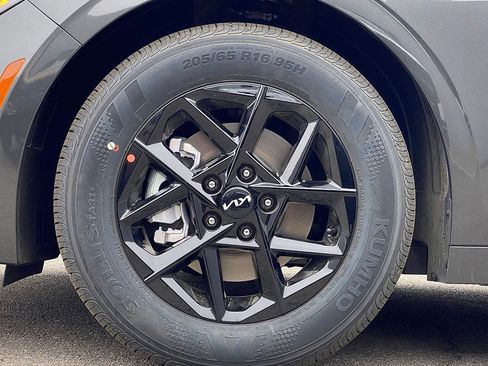 New 2026 Kia K5 LXS FWD image 10
