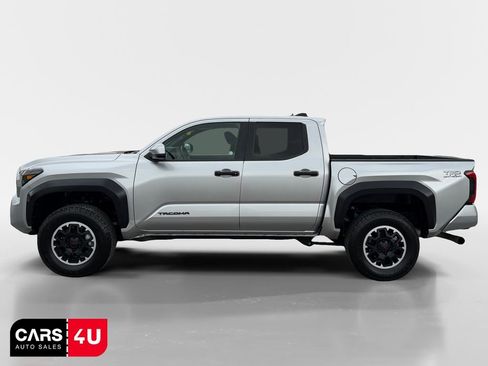Used 2024 Toyota Tacoma TRD Off-Road AWD/4WD image 4