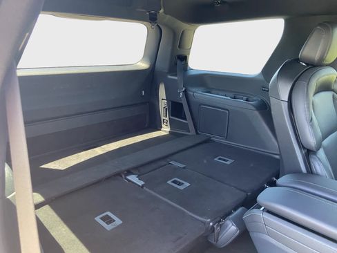 Used 2025 Lincoln Navigator Reserve w/ Jet Appearance Package AWD/4WD image 18