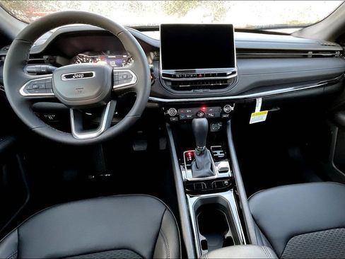 New 2026 Jeep Compass Latitude image 5