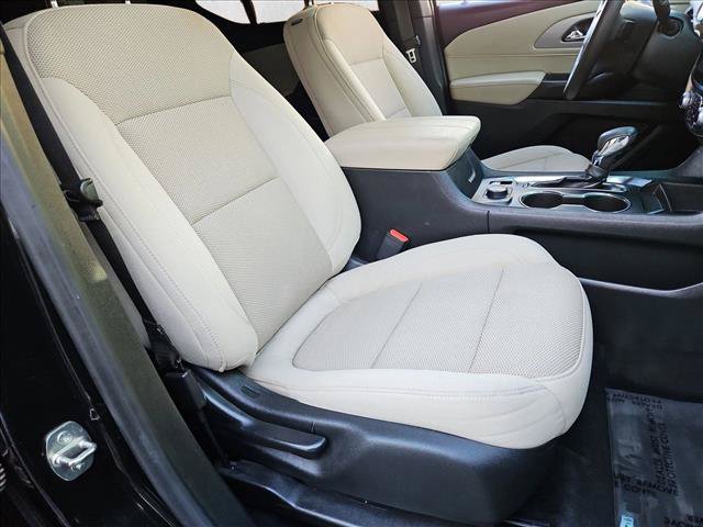 Used 2022 Chevrolet Traverse LS FWD image 21