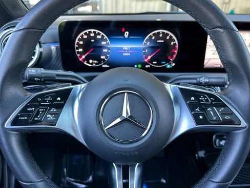 Used 2024 Mercedes-Benz CLA 250 image 21