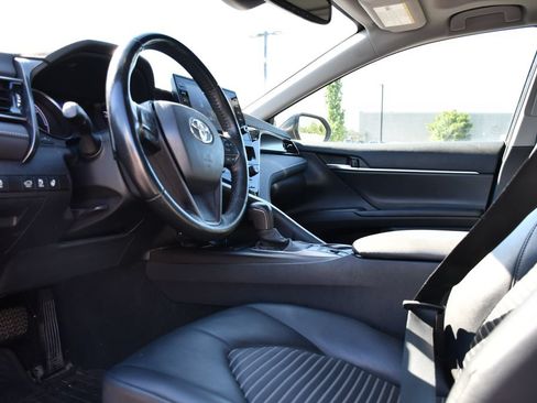 Used 2023 Toyota Camry SE w/ Cold Weather Package FWD image 11
