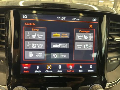 Used 2019 RAM 1500 Laramie AWD/4WD image 39