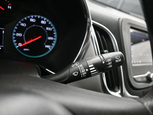 Used 2024 Chevrolet Equinox LS image 32