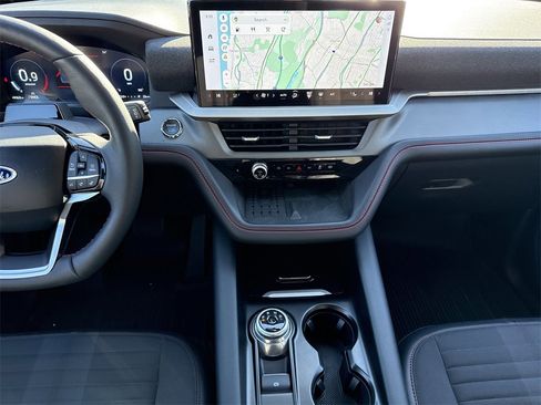 Used 2025 Ford Explorer ST-Line w/ Premium Package image 14