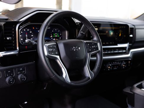 Used 2023 Chevrolet Silverado 1500 RST image 12