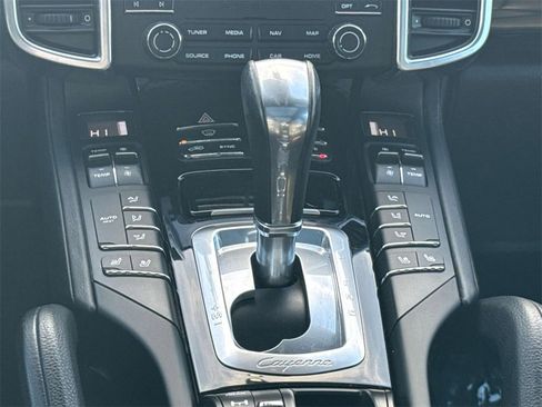 Used 2018 Porsche Cayenne image 16