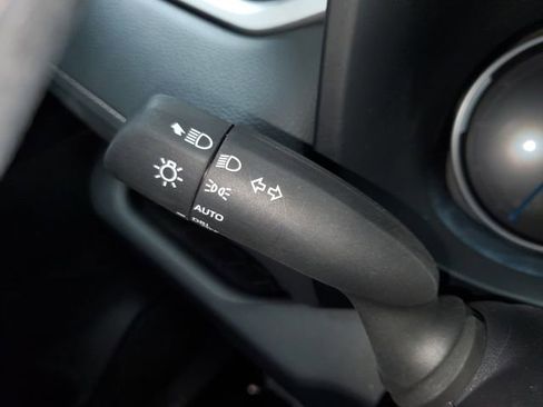 Used 2025 Toyota RAV4 XLE image 15