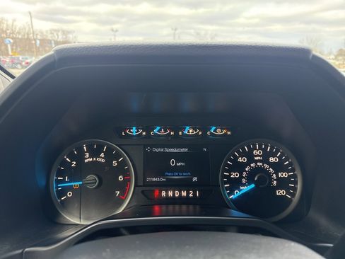 Used 2015 Ford F150 XLT w/ Equipment Group 301A Mid image 22