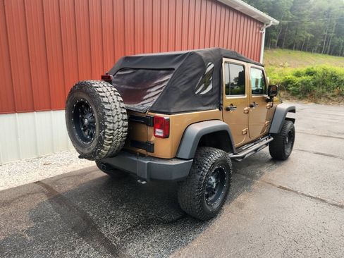 Used 2015 Jeep Wrangler Unlimited Sport w/ Quick Order Package 24S AWD/4WD image 20