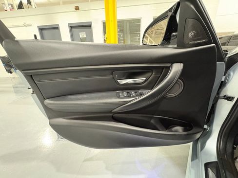 Used 2018 BMW M3 image 39