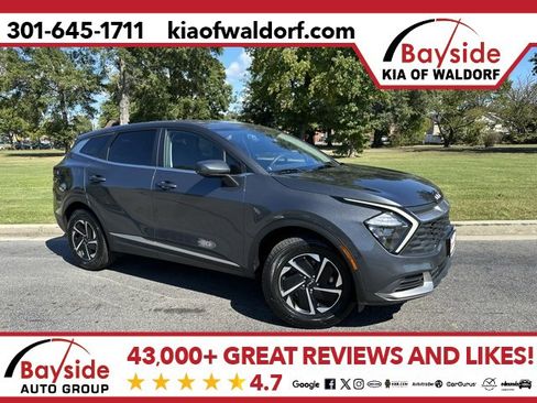 Used 2023 Kia Sportage LX image 1