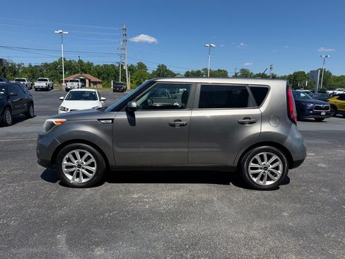 Used 2018 Kia Soul + FWD image 8