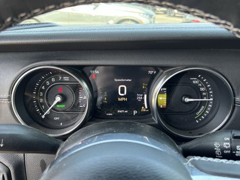 Used 2022 Jeep Wrangler Unlimited Sahara w/ Cold Weather Group image 21