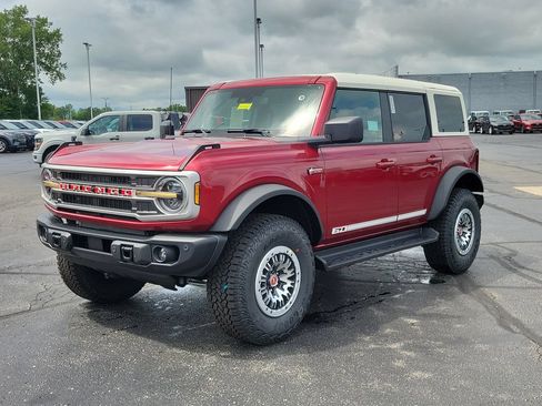 New 2026 Ford Bronco Outer Banks w/ Sasquatch Package AWD/4WD image 8