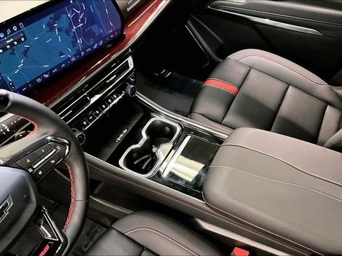 Used 2026 Chevrolet Traverse RS image 17