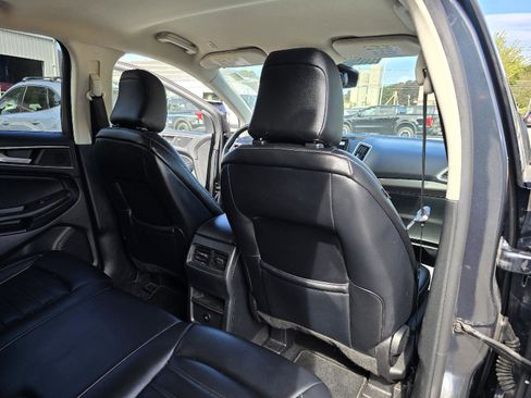 Used 2023 Ford Edge SEL image 18